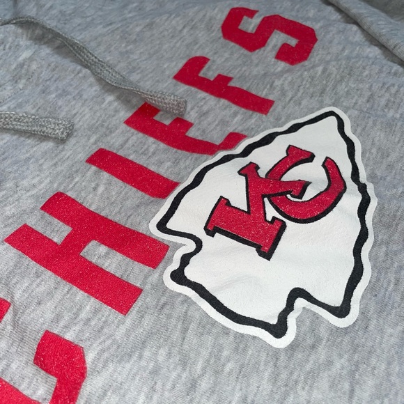 small gray chiefs hoodie - Picture 2 of 3